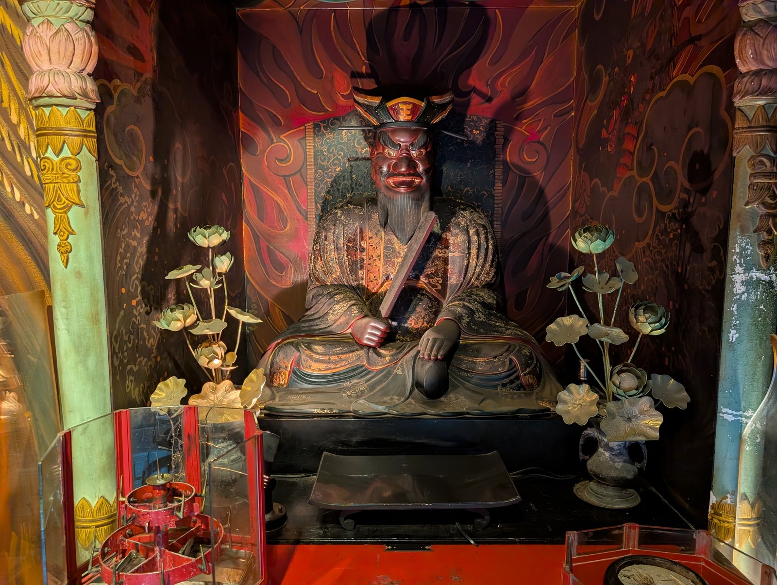 地獄堂の閻魔大王像